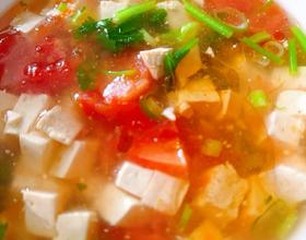 西红柿🍅豆腐汤，西蓝花🥦木耳，鸡胸肉牛油果🥑煮鸡蛋[图]