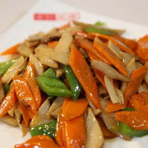 杏鲍菇炒胡萝卜-香哈名厨课视频